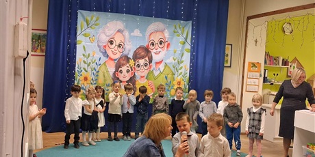 Powiększ grafikę: dzien-babci-i-dziadka-2026-670340.jpg