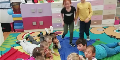 Powiększ grafikę: miedzynarodowy-dzien-postaci-z-bajek-222715.jpg