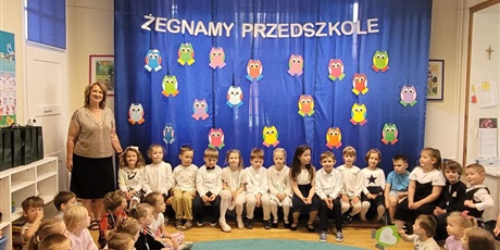 Powiększ grafikę: pozegnanie-absolwentow-635134.jpg