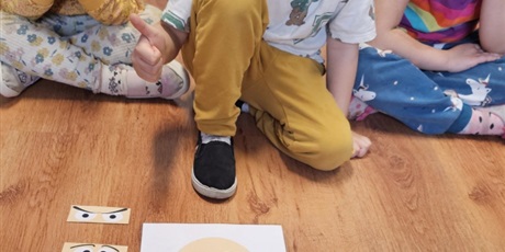 Powiększ grafikę: tus-o-fenku-ktory-oklamal-tate-614544.jpg