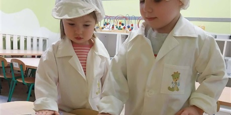 Powiększ grafikę: warsztaty-pieczenia-i-dekorowania-piernikow-grupa-krasnoludki-666207.jpg