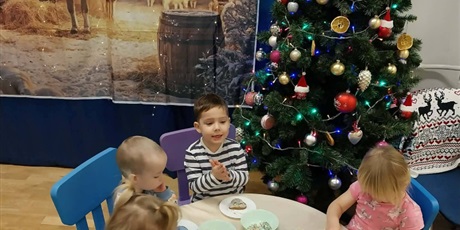 Powiększ grafikę: warsztaty-pieczenia-i-dekorowania-piernikow-grupa-krasnoludki-666208.jpg