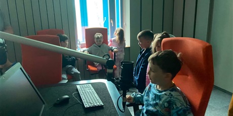 Powiększ grafikę: wizyta-madrych-sowek-w-radio-gdansk-693278.jpg