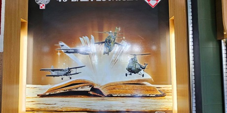 Powiększ grafikę: wycieczka-starszakow-do-49-bazy-lotniczej-w-pruszczu-gdanskim-547053.jpg