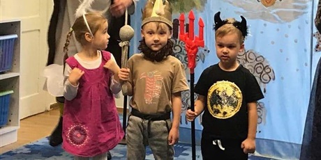 Powiększ grafikę: Teatrzyk "Gwiazda betlejemska" w wykonaniu aktorów Teatru Stara Wozownia