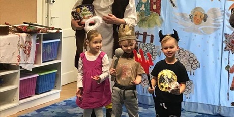 Powiększ grafikę: Teatrzyk "Gwiazda betlejemska" w wykonaniu aktorów Teatru Stara Wozownia