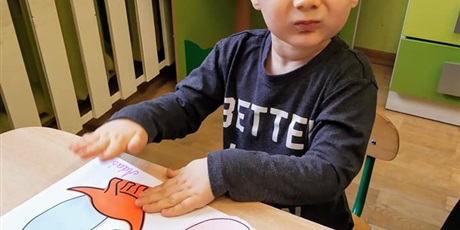 Powiększ grafikę: Warsztaty artystyczne Kids&Art "Dzień dinozaura - malowanie nożyczkami" 