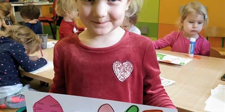 Powiększ grafikę: Warsztaty artystyczne Kids&Art "Dzień dinozaura - malowanie nożyczkami" 